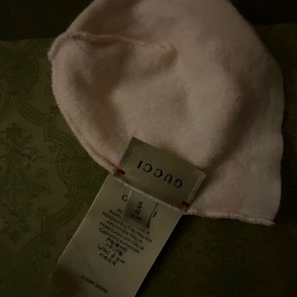 Authentic Gucci hat beautiful subtle colors of pink and white. - Picture 2 of 4